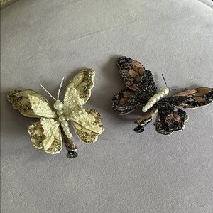 Elegant Butterfly Brooch Set in Black and Cream